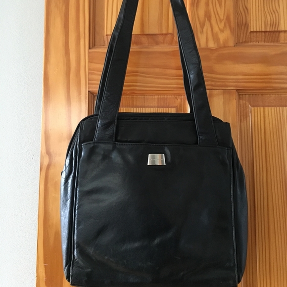 Perlina Leather Purse